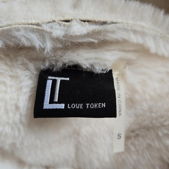 Love Token Faux Fur Coat w/ real Rabbit Fur Trim - Picture 9 of 9